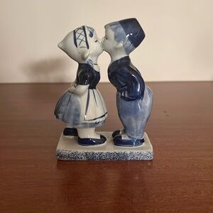 Delft Blue Hand painted Figurine Kissing Couple